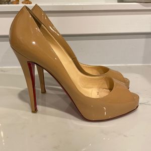 Christian Louboutin Nude Patent Leather Very Prive Platform Peep-Toe Pumps